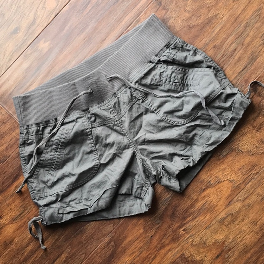 XS Gray Women’s Cargo Shorts